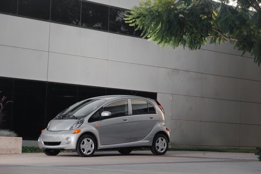 Mitsubishi i-MiEV 2012 года  (US) (фото 187 из 234)